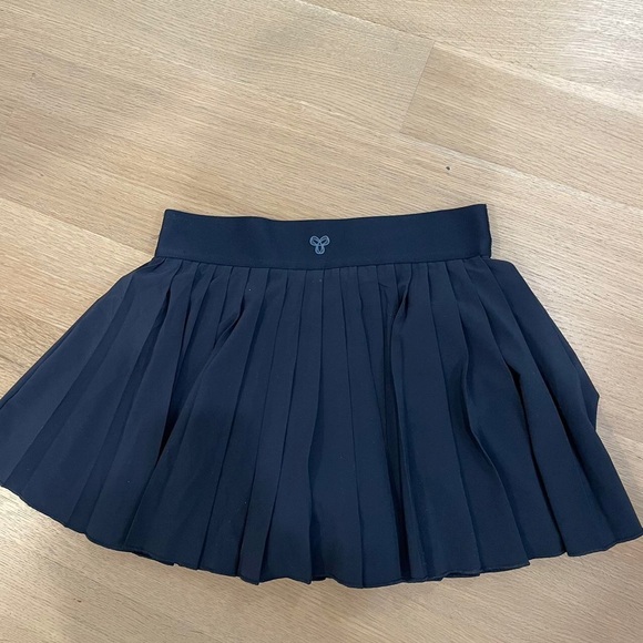 TNA aritzia movetech tennis skort - Picture 5 of 5